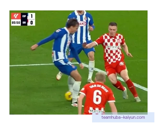 巴萨与勒沃库森激战即将上演 谁将笑到最后决胜欧洲赛场